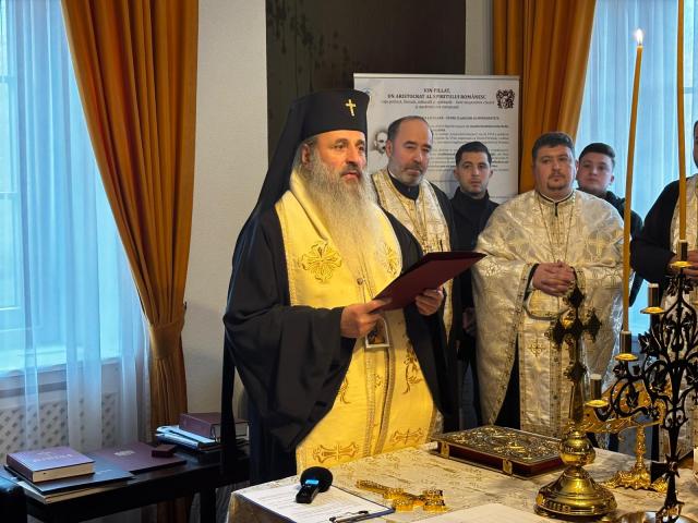 IPS Teofan a dat citire mesajului Părintelui Patriarh Daniel, intitulat „Un vechi conac boieresc a reînviat într-un Centru de zi pentru bunici” / Foto: Flavius Popa