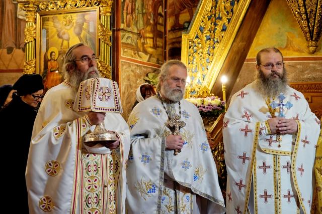 PS Nichifor Botoșăneanul către un preot nou hirotonit: „Această chemare este și o cinste pe care Domnul o face”