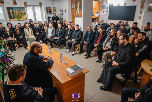 „Despre speranță și renaștere în așteptarea Crăciunului” – Părintele Constantin Necula, dialog al inimii cu persoanele private de libertate la Penitenciarul Iași