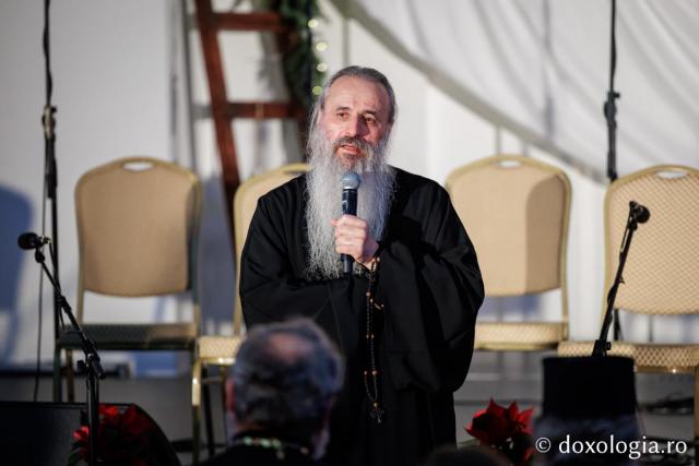 Îndemnul IPS Teofan la Concertul de colinde de la Iași: „Să deschidem ușa fiecărui colindător care bate la ușă, căci cine știe cum va fi și anul care vine?”