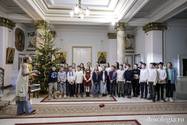 Școala Ștefan Bârsănescu – Colindători la Reședința Mitropolitană 2025