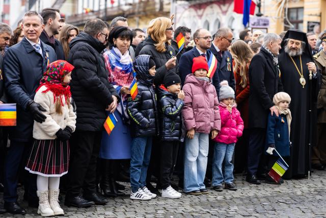 „Să lucrăm cu credință ca să transmitem mai departe o țară bogată, o țară ce stă sub semnul Crucii”, le-a transmis PS Nichifor botoșănenilor cu prilejul Zilei Naționale