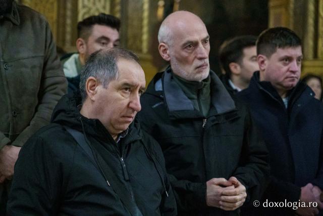 Sfântă Liturghie arhierească și hirotonie în Duminica de după Nașterea Domnului, la Mănăstirea „Sfinții Trei Ierarhi” din Iași