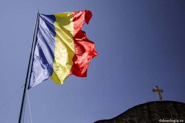 Cu durere și dragoste Țării mele mă plec...