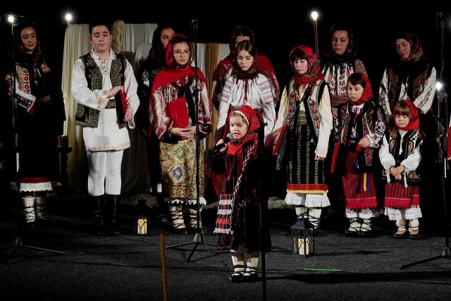 Despre colind, la Piatra Neamț: „Aceasta este vestea bună, aceasta este binecuvântarea că Hristos s-a născut, este cu noi până la sfârșitul veacului”