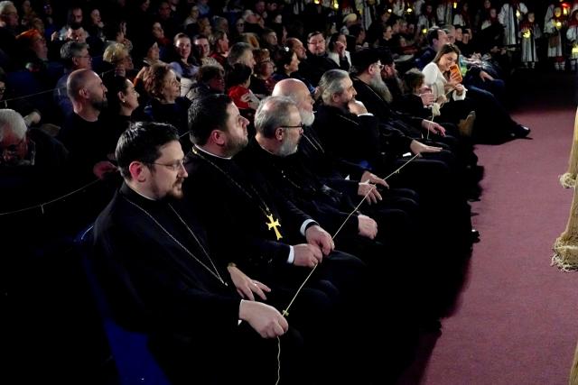 Despre colind, la Piatra Neamț: „Aceasta este vestea bună, aceasta este binecuvântarea că Hristos s-a născut, este cu noi până la sfârșitul veacului”