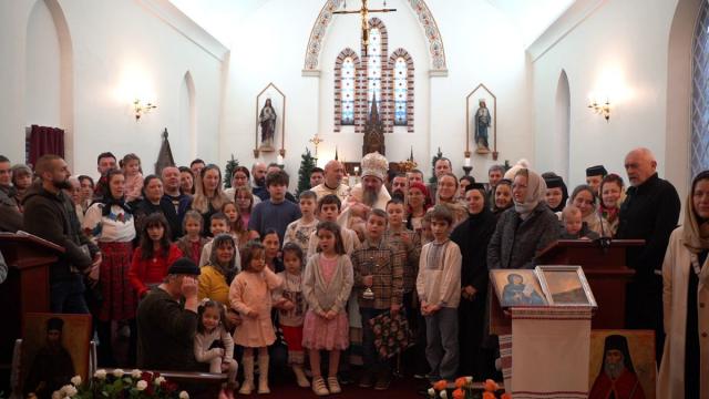 Vizite pastorale ale Episcopului Macarie în zilele premergătoare Praznicului Nașterii Domnului în Europa de Nord