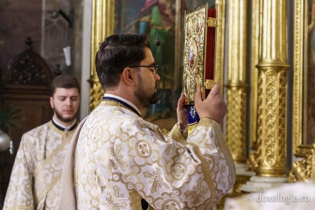 Credincioșii ieșeni au întâmpinat noul an în comuniune duhovnicească