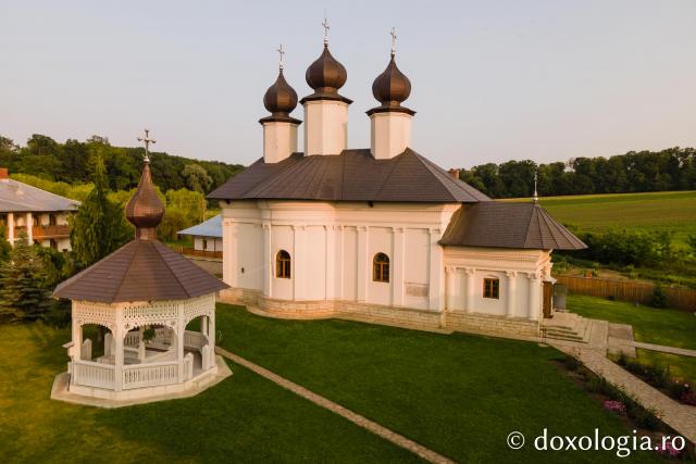 Biserica „Nașterea Maicii Domnului” (Mănăstirea Vorona)