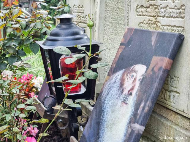 fotografie de la mormantul parintelui Proclu Nicau