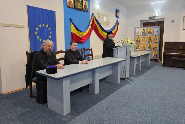 Părintele profesor Vasile Păvăleanu, sărbătorit la Seminarul Teologic de la Mănăstirea Neamț