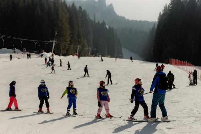 Tabăra de iarnă „Floare de Colț” Durău: înscrieri deschise pentru februarie 2026