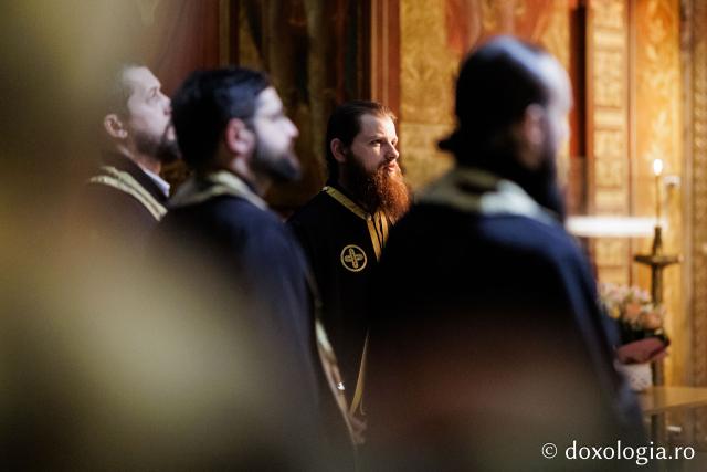 PS Nichifor Botoșăneanul a oficiat Pavecernița Mare la Mănăstirea „Sfinții Trei Ierarhi” din Iași
