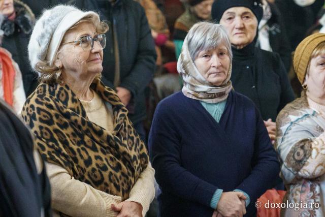 Sfânta Liturghie arhierească la Parohia „Sfântul Sava” din Iași, de sărbătoarea Sfântului Mucenic Trifon