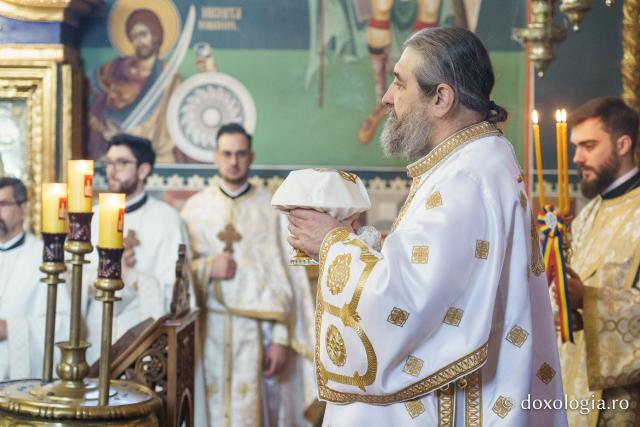 Sfânta Liturghie arhierească la Parohia „Sfântul Sava” din Iași, de sărbătoarea Sfântului Mucenic Trifon