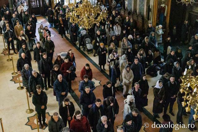 IPS Teofan a oficiat Pavecernița Mare în a patra zi din Postul Mare: „Avem încă vreme să ne întoarcem mintea către Dumnezeu”