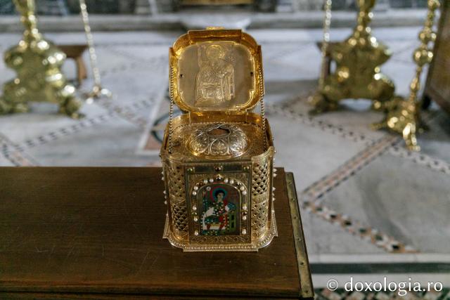 Cinstitul cap al Sfântului Mare Mucenic Gheorghe