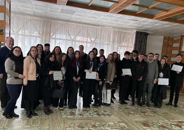 Tinerii seminariști de la Mănăstirea Neamț, pe podiumul cunoașterii la Agapia