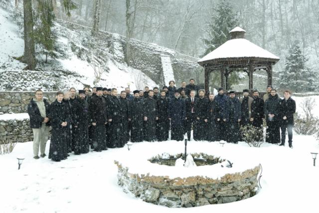 Atelier de formare catehetic la Mănăstirea Tismana – rod al parteneriatului dintre Mitropolia Moldovei și Bucovinei și Mitropolia Olteniei