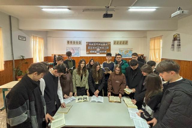 Ziua Internațională a Cititului Împreună la Seminarul de la Mănăstirea Neamț: o sărbătoare a cuvântului și a legăturilor între generații