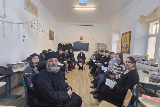 Ziua Internațională a Cititului Împreună la Seminarul de la Mănăstirea Neamț: o sărbătoare a cuvântului și a legăturilor între generații