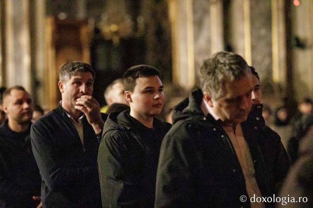 Prima denie din acest an, la Catedrala Mitropolitană: „Starea de pocăință înseamnă privirea fiecăruia în biografia proprie, sesizând prezența întunericului, a mormântului, a păcatului, a fărădelegii”