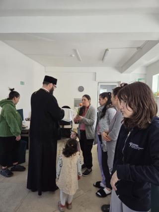 Acțiune social-filantropică în cadrul proiectului „Mamă, te iubesc!”, la Centrul „Casa Vieții – Sfânta Elena” din Valea Lupului