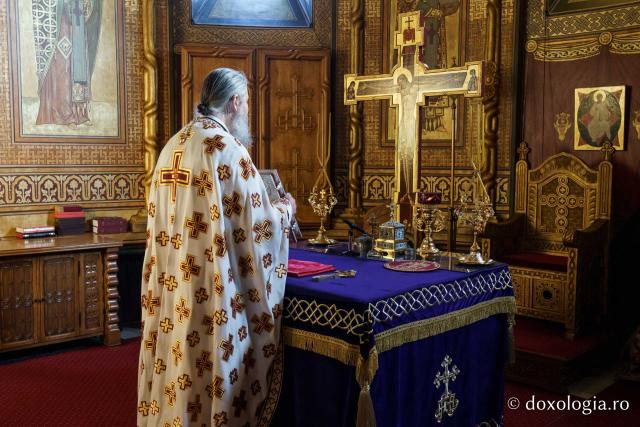 Cinci ani de la hirotonia întru arhiereu, sărbătoriți la Mănăstirea „Sfinții Trei Ierarhi” din Iași