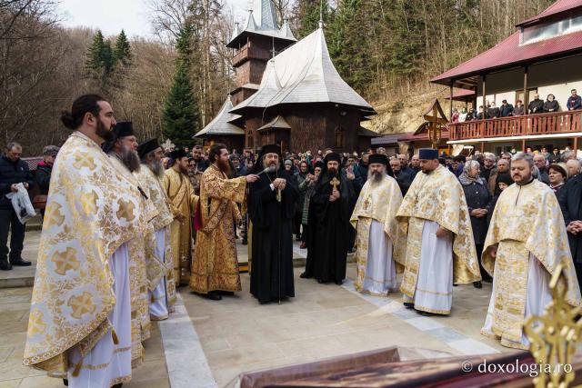 „Mănăstirea Eroilor” din Brusturi are un nou stareț: ieromonahul Sofian Munteanu, hirotesit de PS Nichifor Botoșăneanul