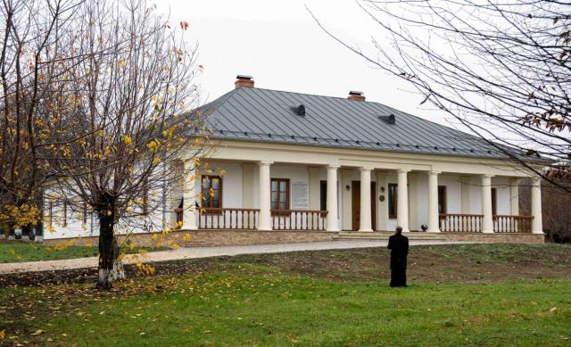 Pe urmele poetului Ion Pillat, la conacul familiei Pillat din Miorcani