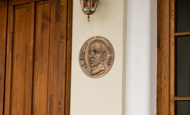Pe urmele poetului Ion Pillat, la conacul familiei Pillat din Miorcani