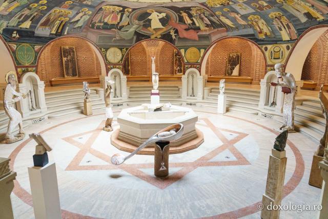 Expozitia „Euharistie” - sculptor Ovidiu-Nicolae Popa