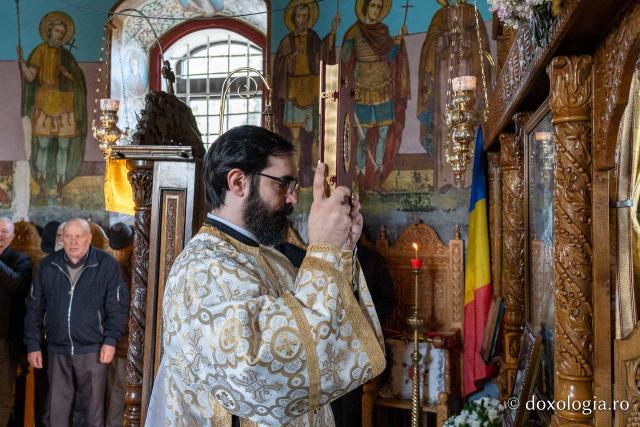 Slujbă arhierească, în Duminica Sfântului Ioan Scărarul, la Parohia Valea Seacă