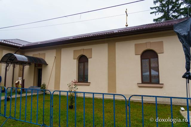 Militarii, în rugăciune în Duminica Sfintei Maria Egipteanca, Capela militară din Piatra Neamț, resfințită de IPS Teofan