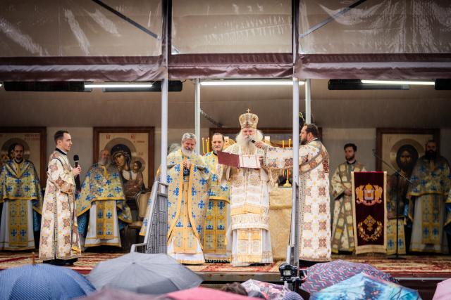 Părintele Vasile Ioana a primit cea mai mare distincție a Arhiepiscopiei Sucevei și Rădăuților