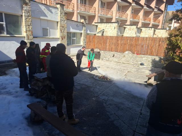 Instruire PSI-SU pentru personalul de la „Casa Pelerinul” din Durău