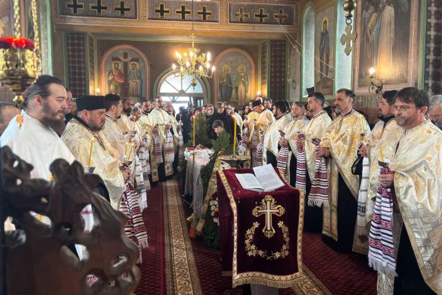 IPS Teofan a săvârșit slujba înmormântării pentru părintele Ovidiu-Mihai Ungurianu, vrednicul slujitor al Parohiei Borniș