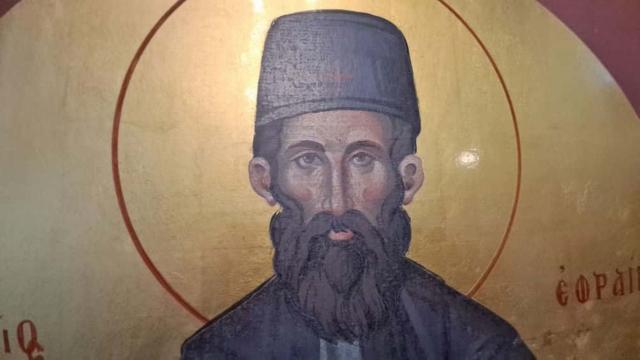 O icoană Sfântului Efrem cel Nou a izvorât mir într-un spital din Kalymnos (Grecia)