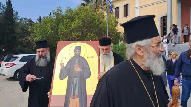 O icoană Sfântului Efrem cel Nou a izvorât mir într-un spital din Kalymnos (Grecia)