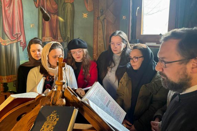 Studenții teologi din Iași, implicați într-o activitate Pro Vita dedicată mamelor și copiilor vulnerabili