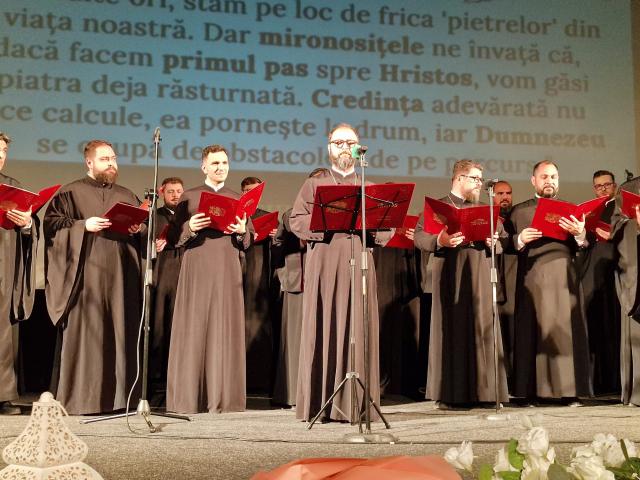 Corul Liceului Teologic „Sfinții Împărați Constantin și Elena” și Grupul „Tronos” au concertat la Piatra Neamț