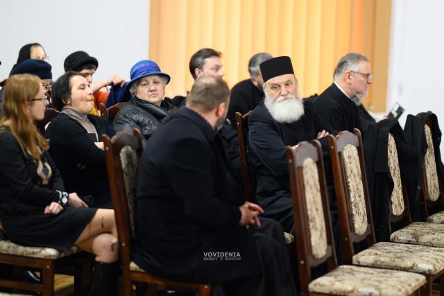 Arhim. Hrisostom Ciuciu, conferință despre familie cu sala arhiplină la Biserica Vovidenia din Botoșani