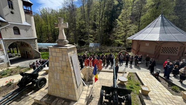 Primul hram al Altarului de vară de la Mănăstirea „Sfânta Cruce”