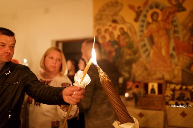 familie la biserică de Înviere