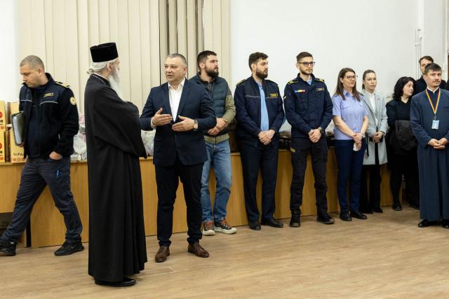 Înaltpreasfințitul Părinte Teofan a împărțit pachete de Paște persoanelor private de libertate din Penitenciarul Iași