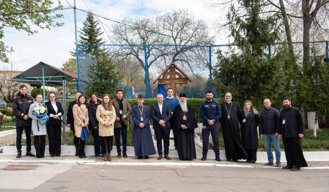 Înaltpreasfințitul Părinte Teofan a împărțit pachete de Paște persoanelor private de libertate din Penitenciarul Iași