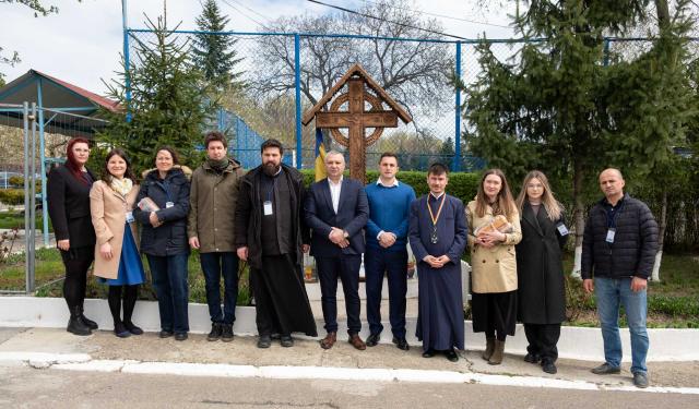 Înaltpreasfințitul Părinte Teofan a împărțit pachete de Paște persoanelor private de libertate din Penitenciarul Iași