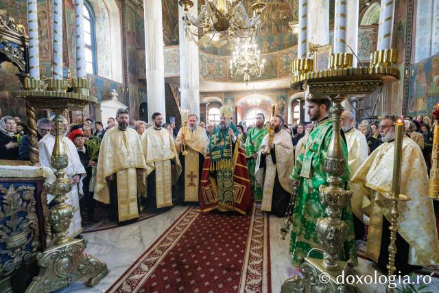 Aproximativ 2500 de credincioși au participat la Procesiunea de Florii din Iași