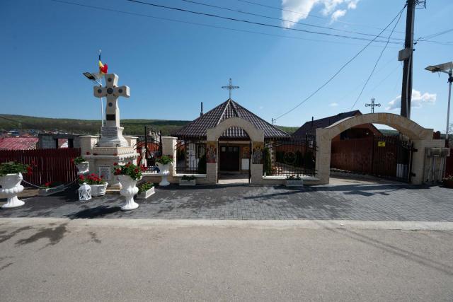 Troiță ridicată în memoria mamelor cu mulți copii