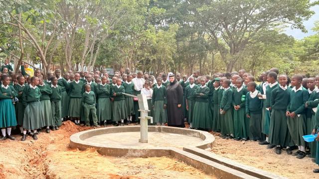 Sfințirea noii fântâni de la Liceul Dimitrios